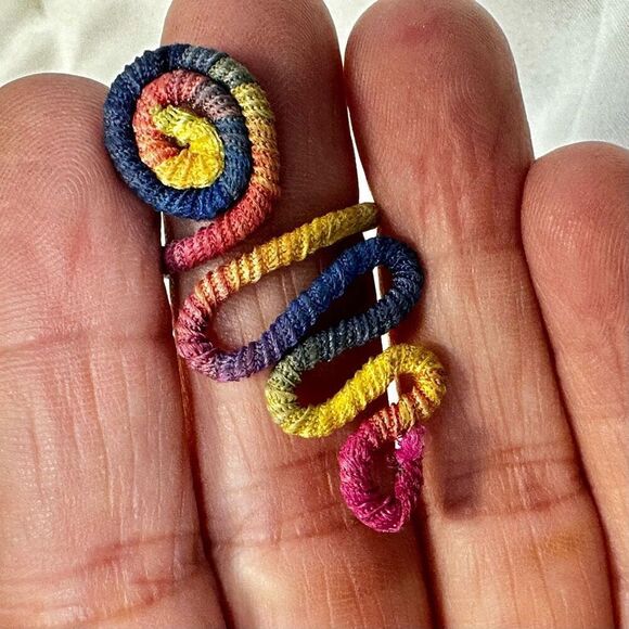 Colorful snake threaded ring - Picture 4 of 7